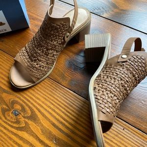 Women’s Universal Thread Chestnut Aspen Sandals